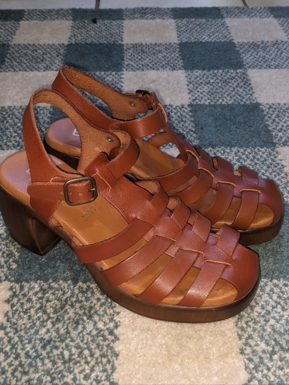 Bertuchi Made In Spain Genuine Leather Block Heel Fisherman Sandals Size 7.5 - Picture 3 of 9